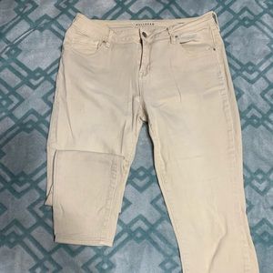 Bullhead off white jeans